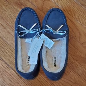 Old Navy grey fuzzy slippers / moccasins